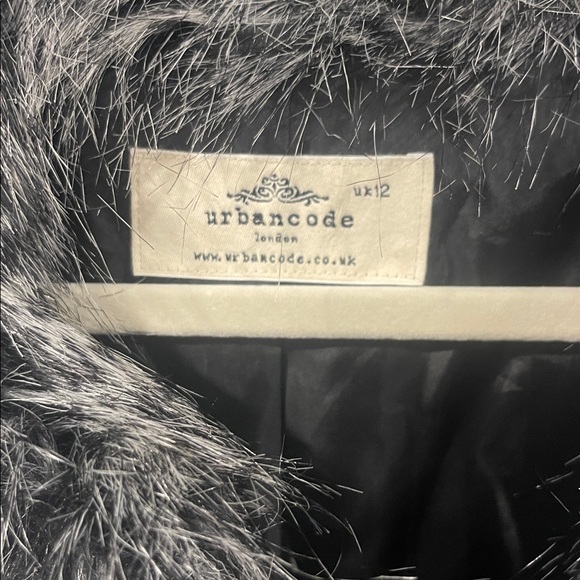 Urban code London Faux Fur Jacket Vintage Inspired Soft Timeless Chic Size 8 - Picture 4 of 7